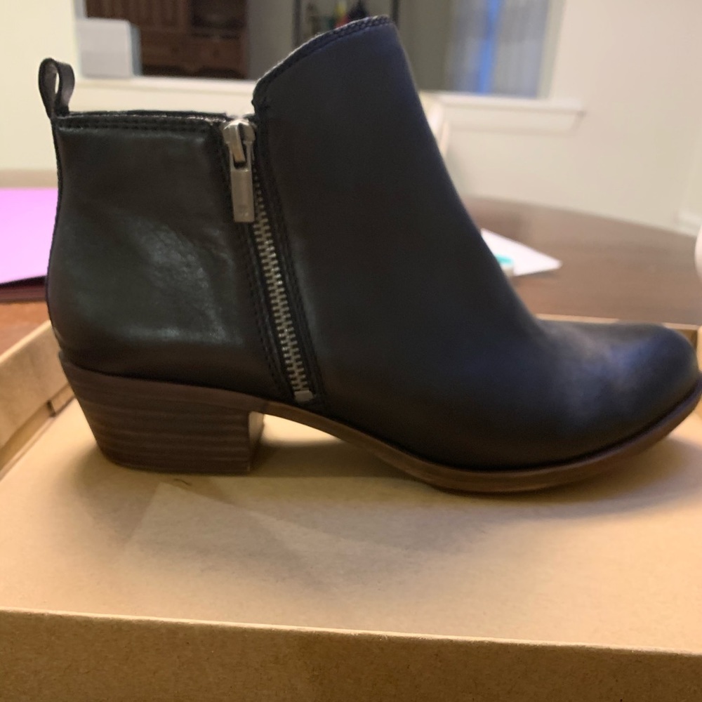 Lucky brand Lk Basel Zip Bootie size 10